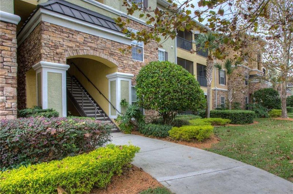 2406 COURTNEY MEADOWS CT #302, TAMPA, FL, 33619