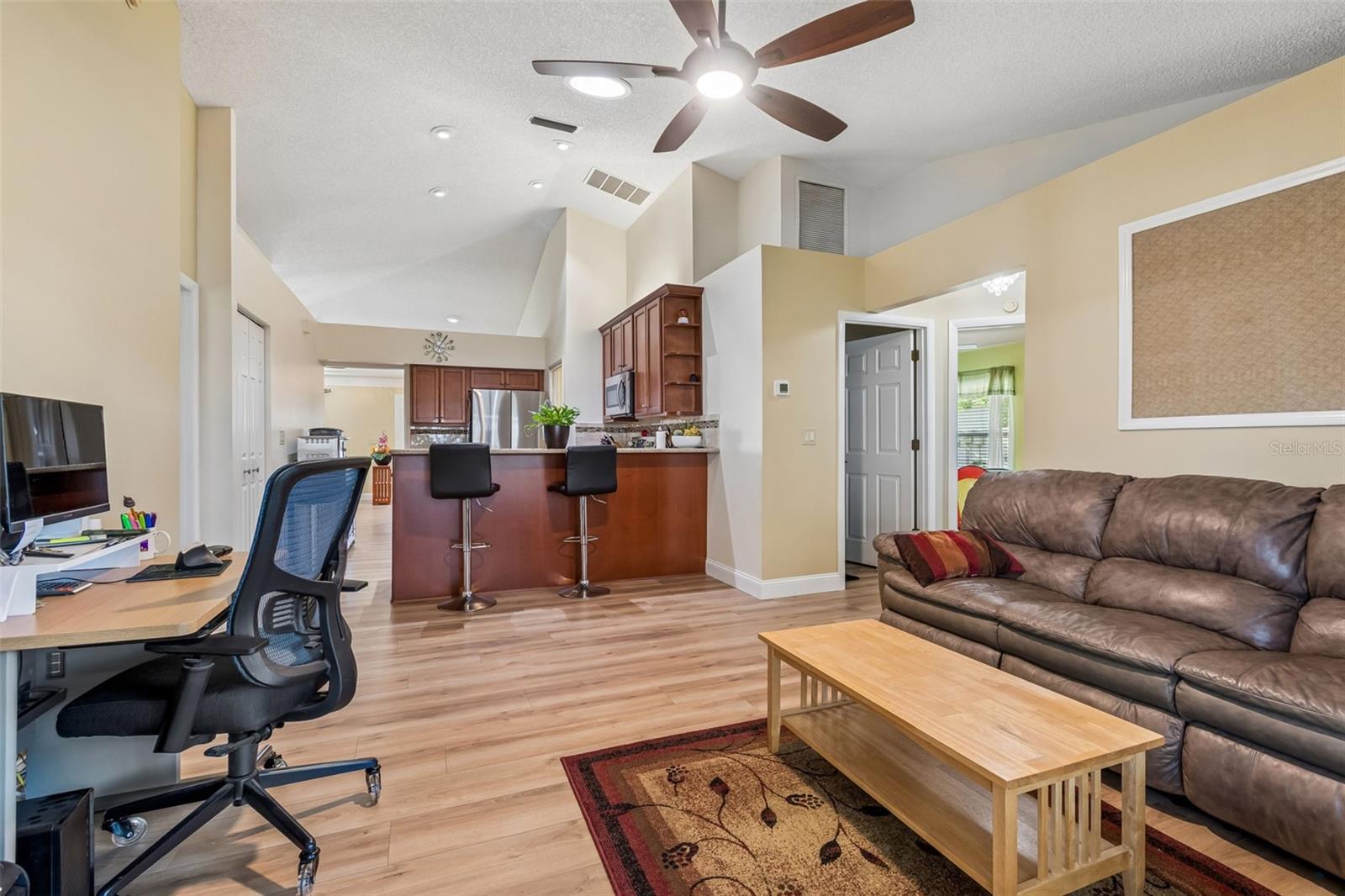 11029 STREAMSIDE DR, TAMPA, FL, 33624