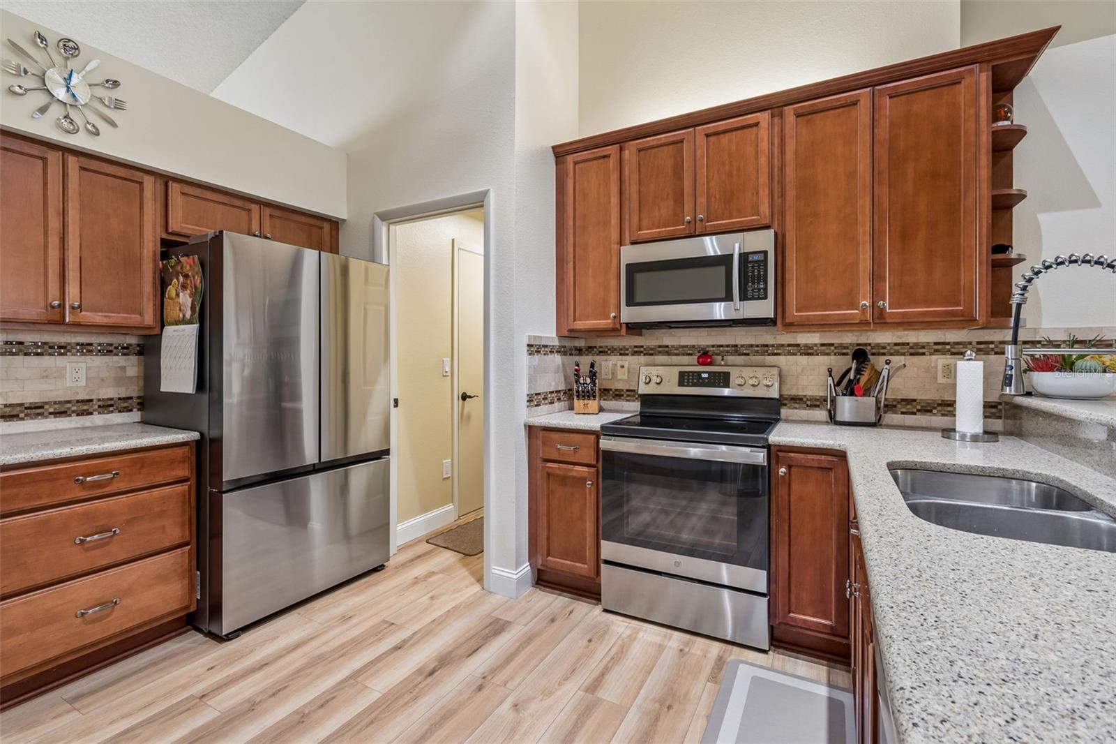 11029 STREAMSIDE DR, TAMPA, FL, 33624