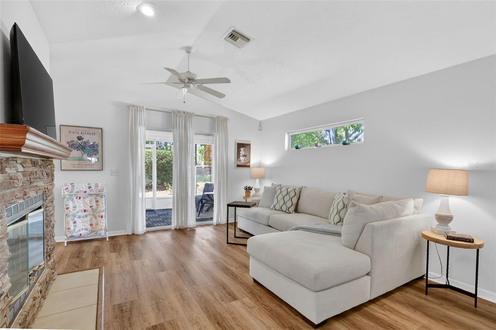1984 GOLDEN PALM CIR, TAVARES, FL, 32778