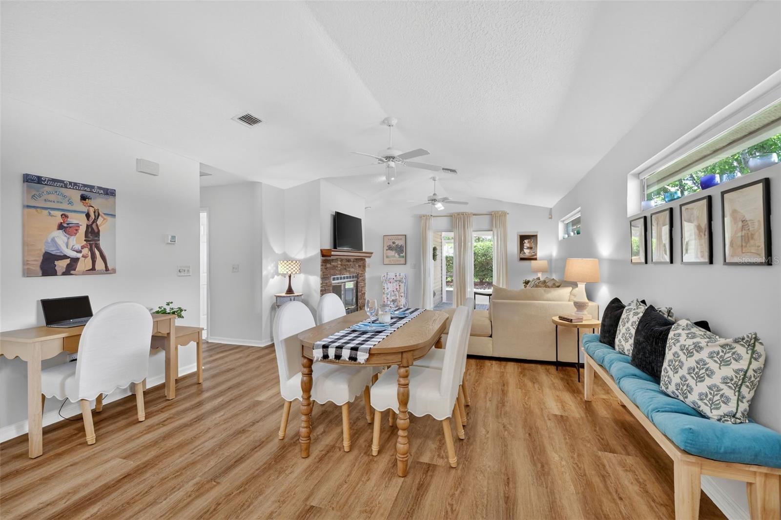 1984 GOLDEN PALM CIR, TAVARES, FL, 32778