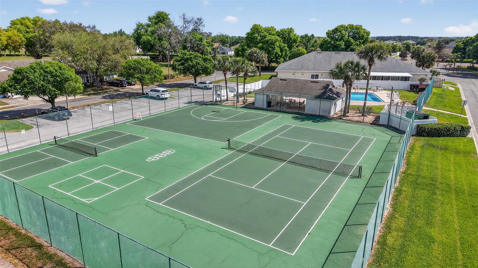 1984 GOLDEN PALM CIR, TAVARES, FL, 32778