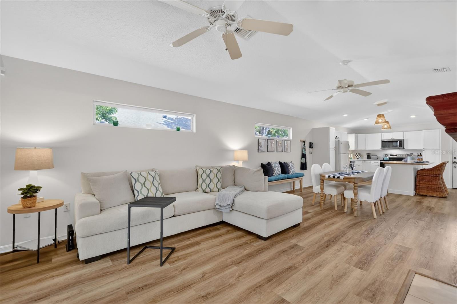 1984 GOLDEN PALM CIR, TAVARES, FL, 32778