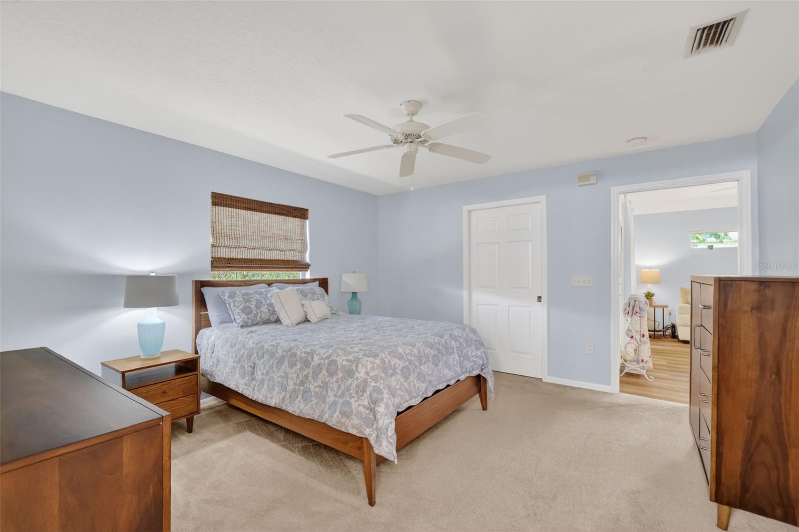 1984 GOLDEN PALM CIR, TAVARES, FL, 32778