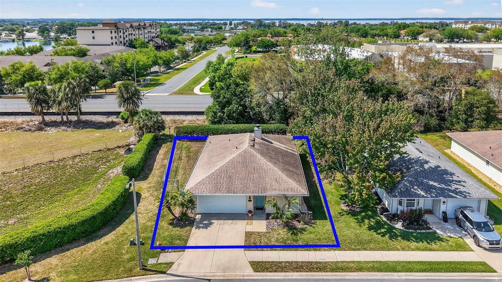 1984 GOLDEN PALM CIR, TAVARES, FL, 32778