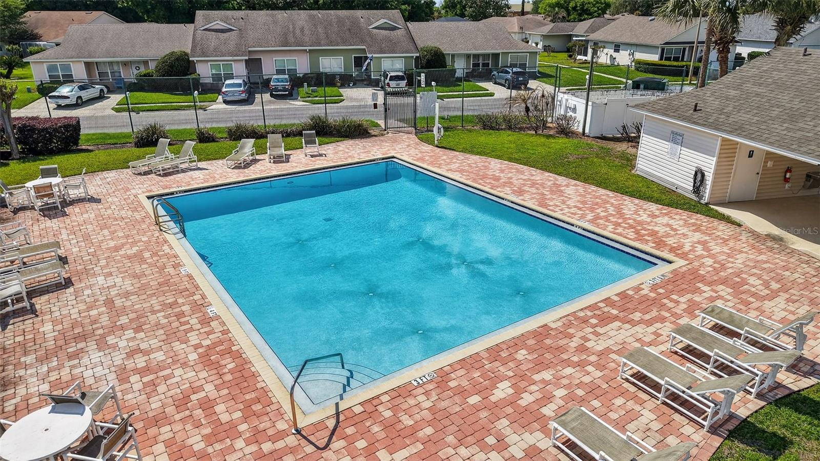 1984 GOLDEN PALM CIR, TAVARES, FL, 32778