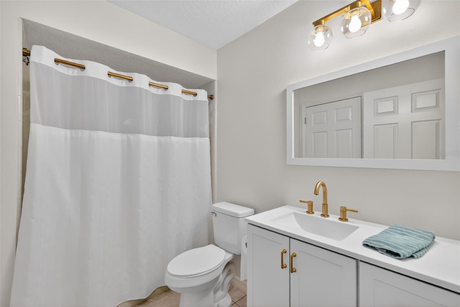 1984 GOLDEN PALM CIR, TAVARES, FL, 32778