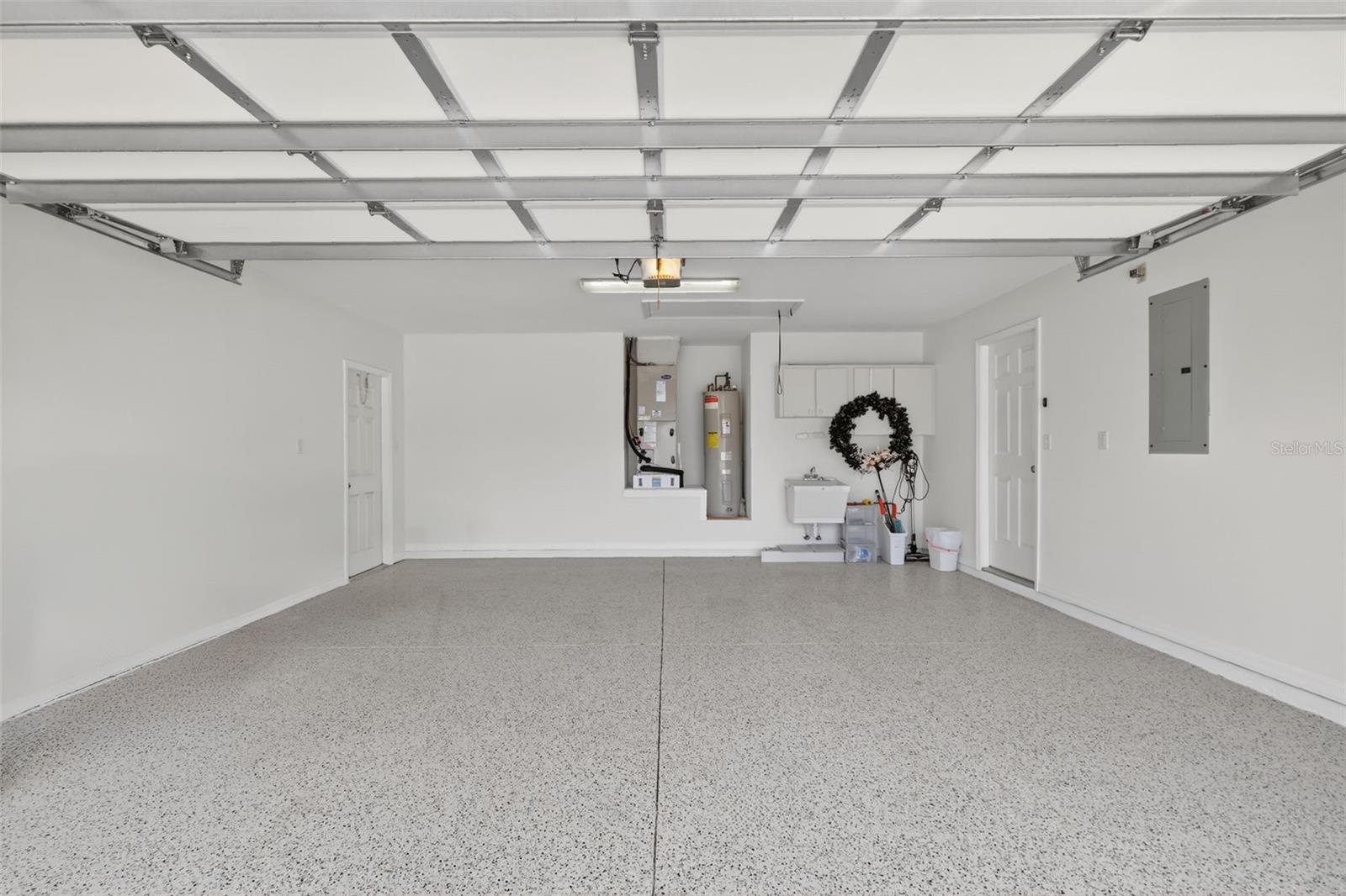 1984 GOLDEN PALM CIR, TAVARES, FL, 32778