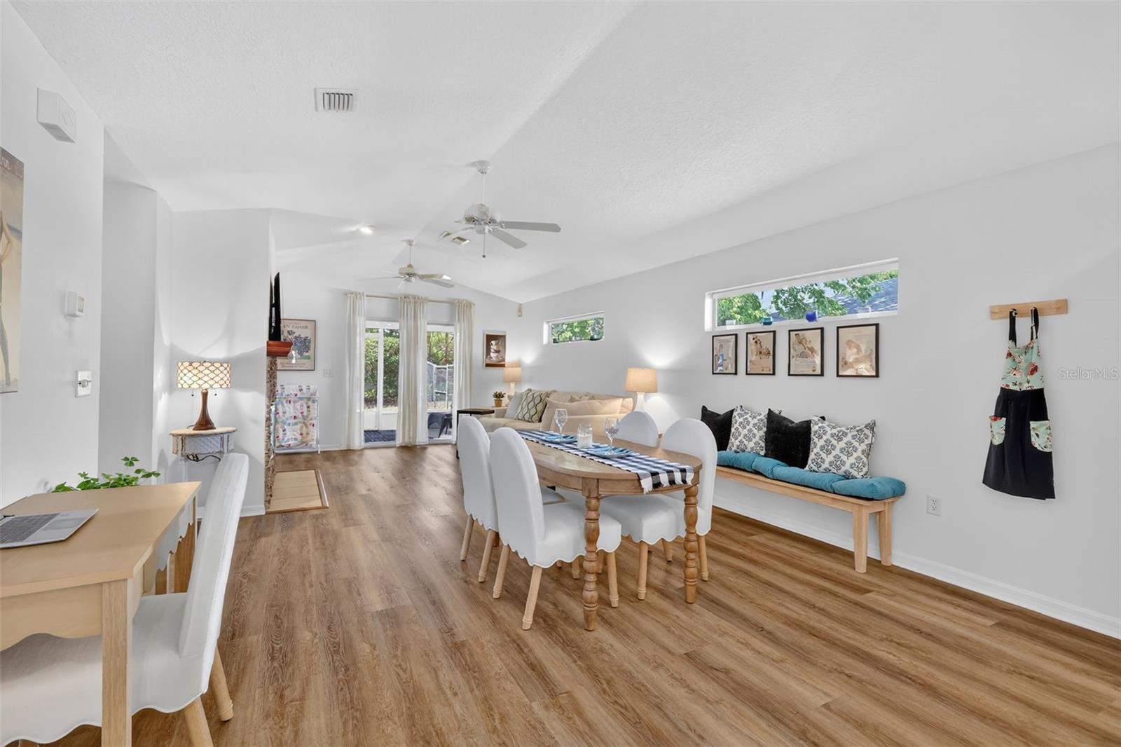 1984 GOLDEN PALM CIR, TAVARES, FL, 32778