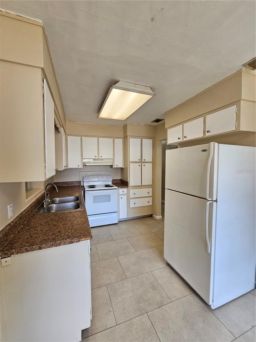 2412 KIWANIS AVE, LAKELAND, FL, 33801