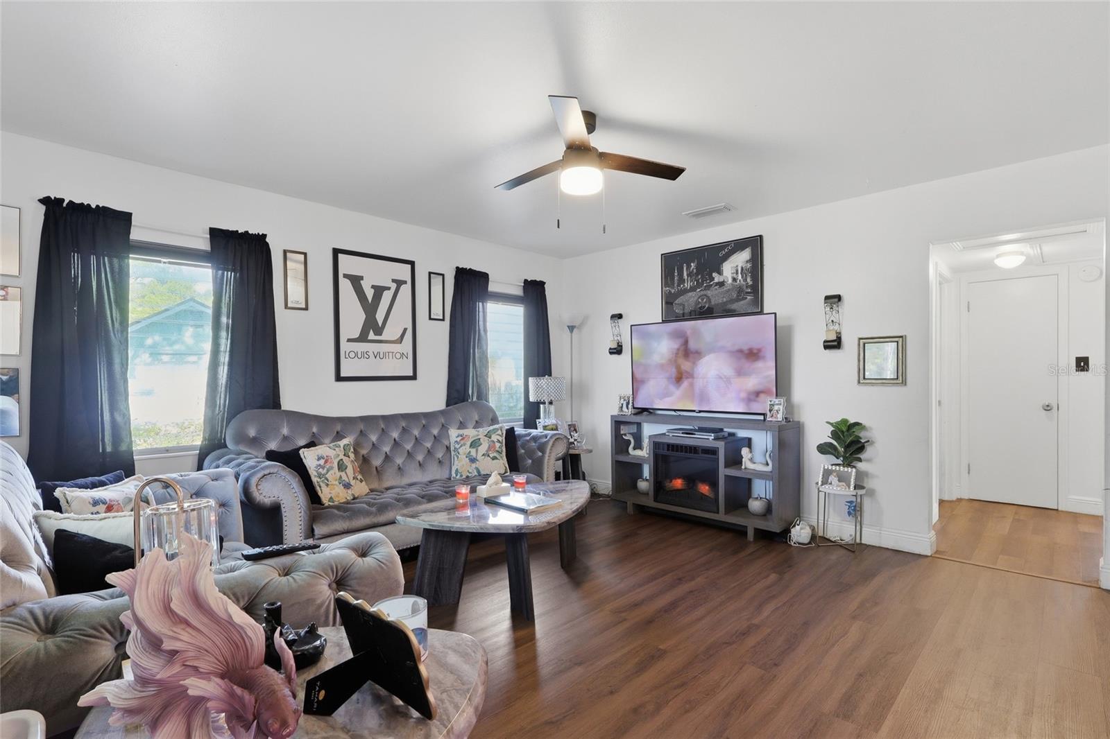 3802 LAKESHORE DR, TAMPA, FL, 33604