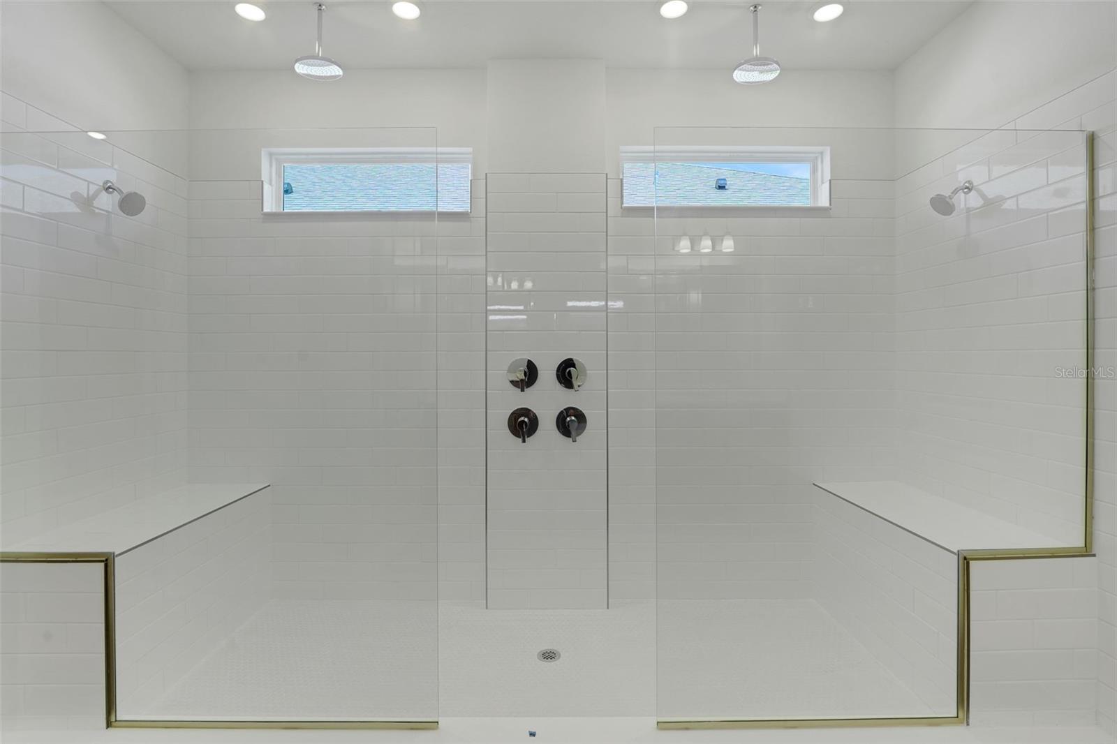 17527 VALLEYWOOD PKWY, LAND O LAKES, FL, 34638