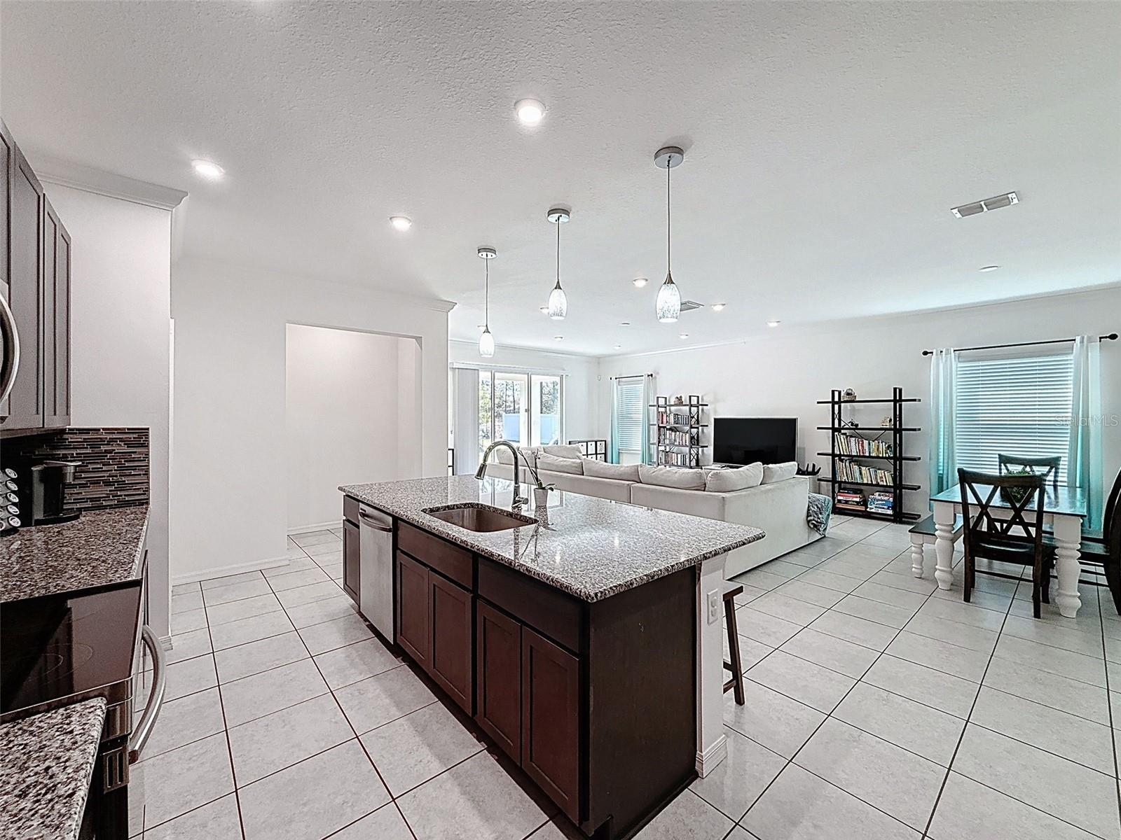15018 DUSKY WARBLER RD, WEEKI WACHEE, FL, 34614
