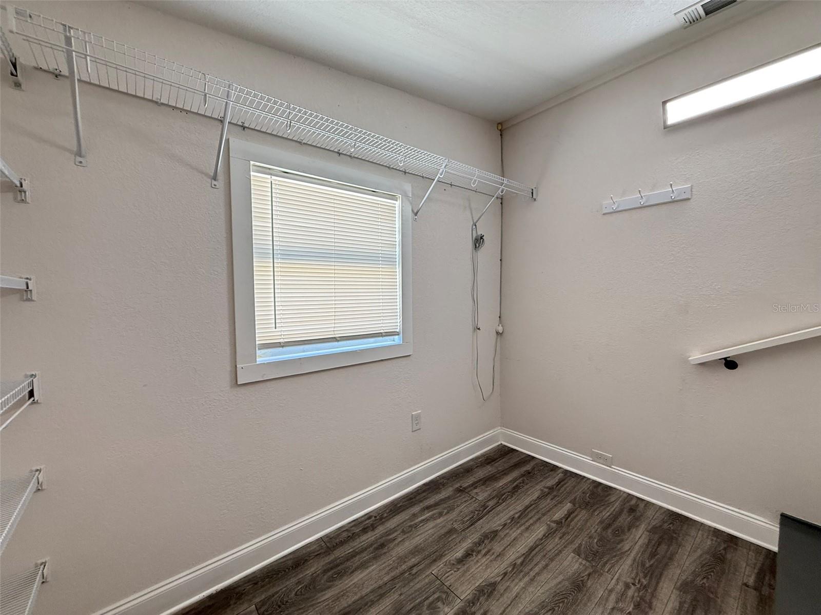 8027 N NEWPORT AVE, TAMPA, FL, 33604