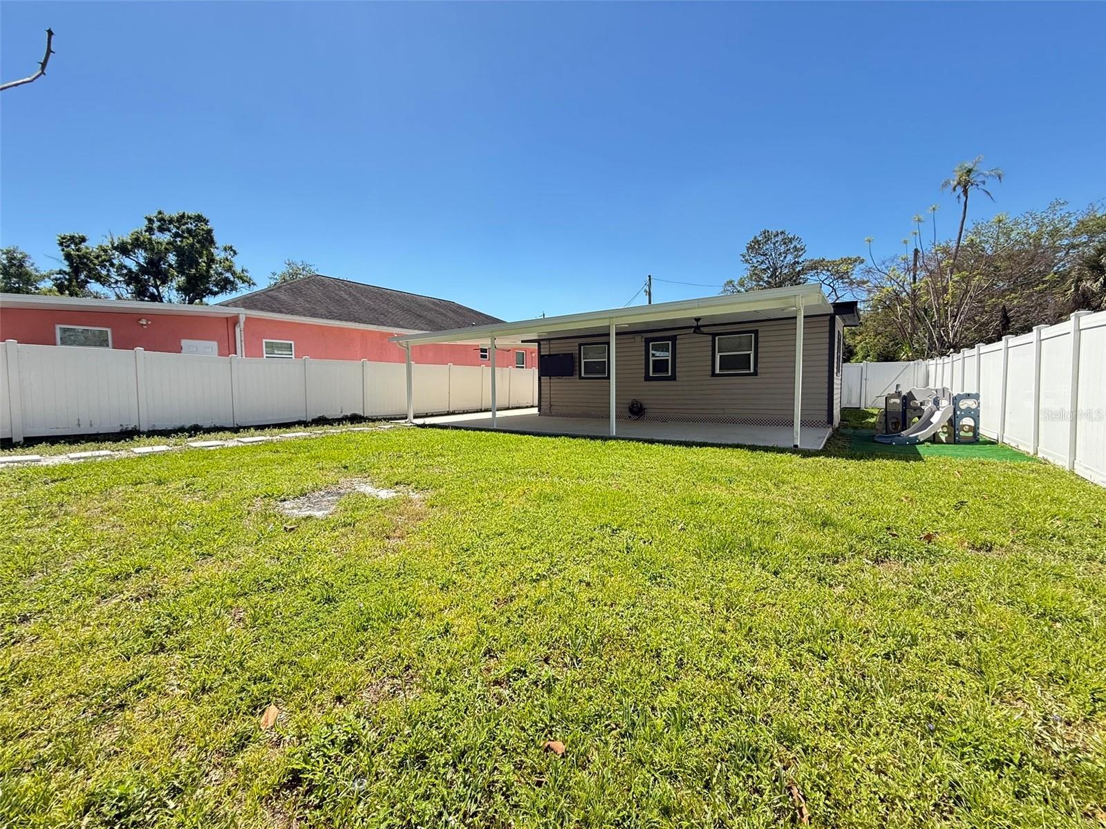 8027 N NEWPORT AVE, TAMPA, FL, 33604