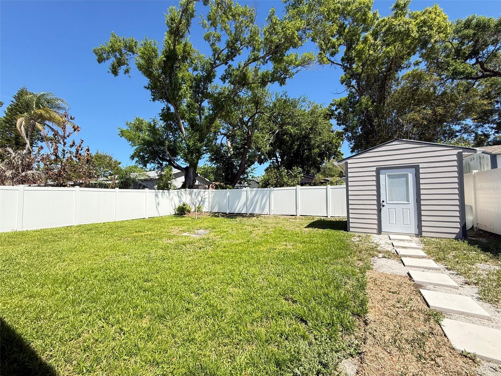 8027 N NEWPORT AVE, TAMPA, FL, 33604