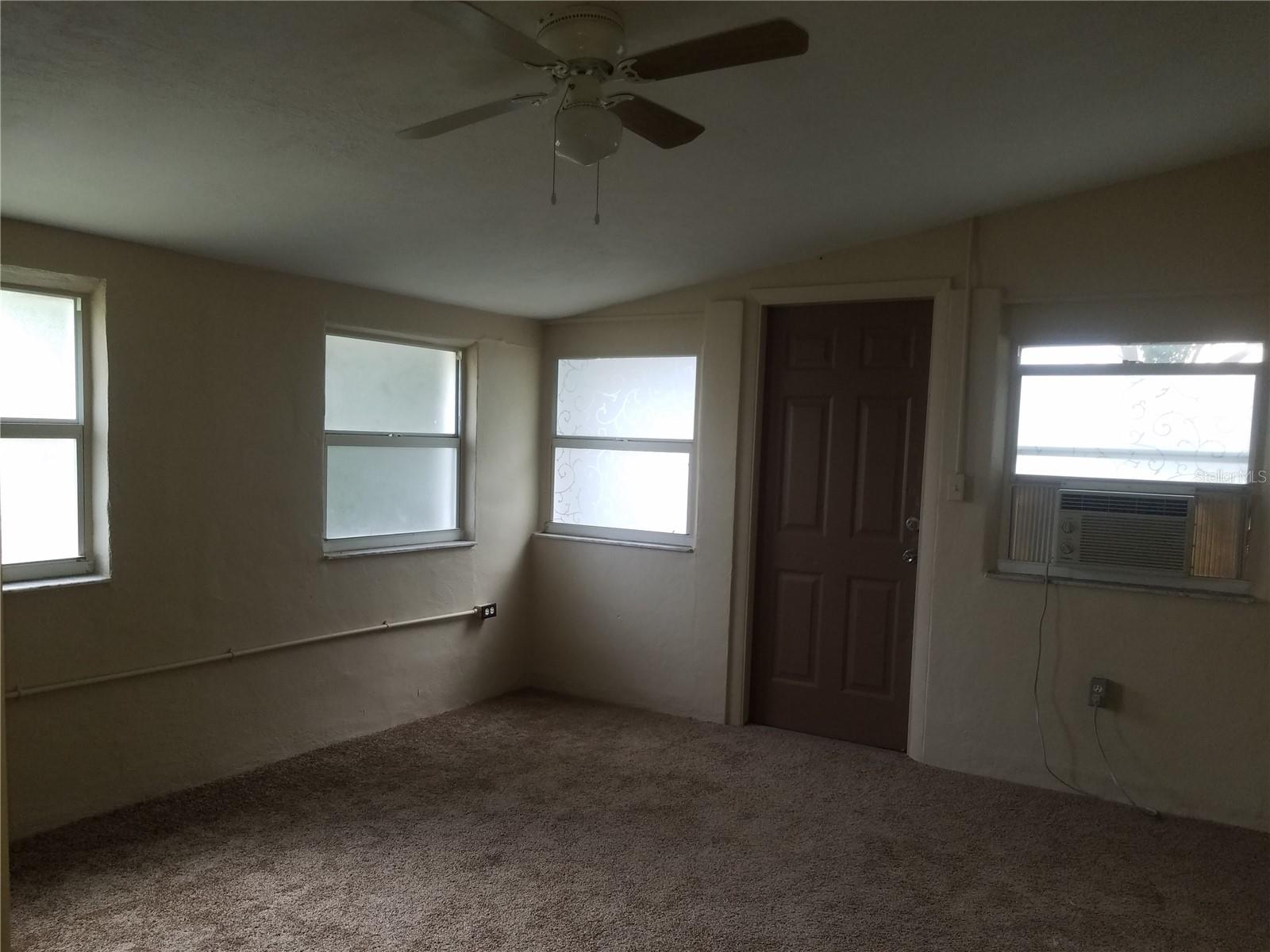 5853 PINE ST, NEW PORT RICHEY, FL, 34652