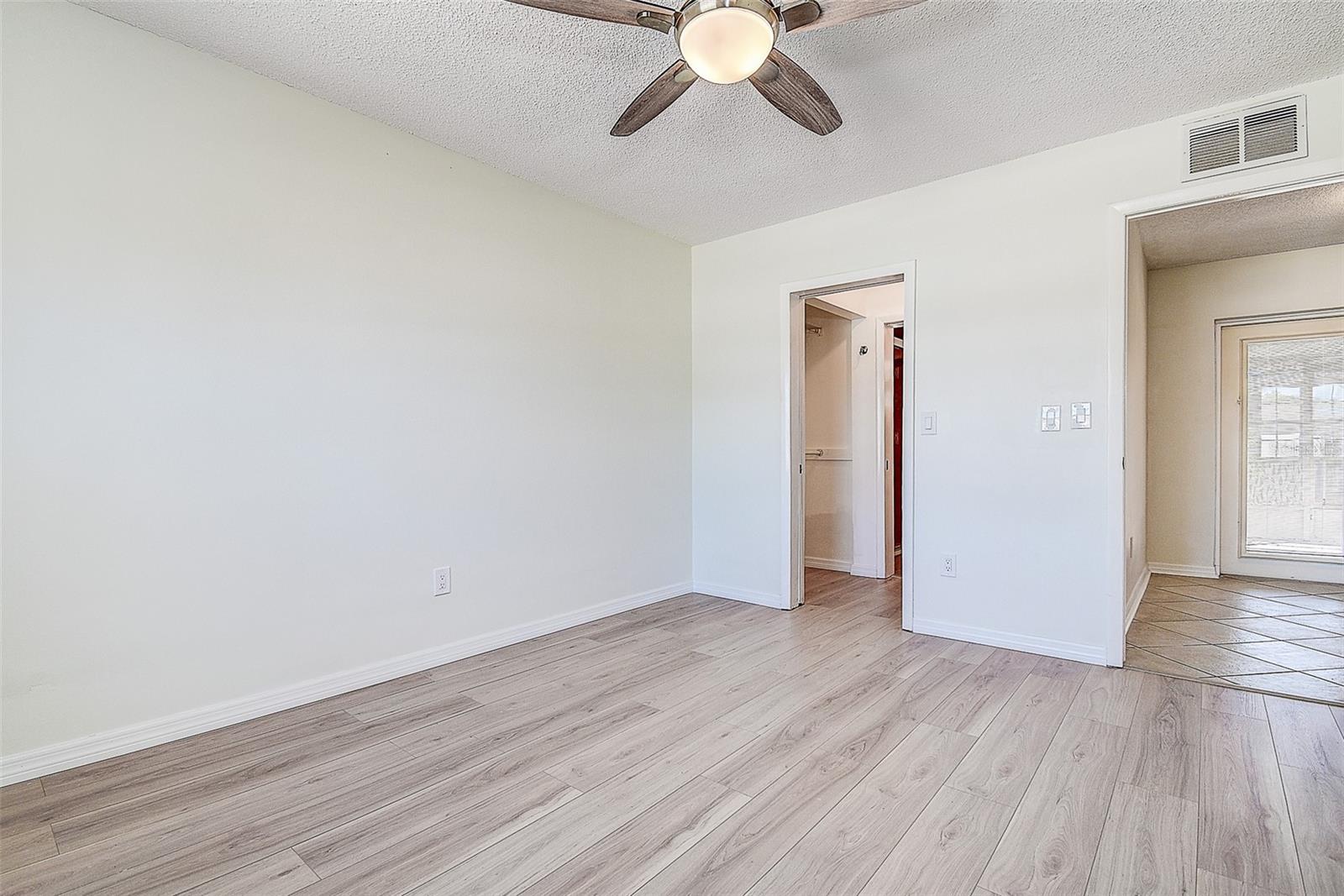 10849 92ND ST, SEMINOLE, FL, 33777