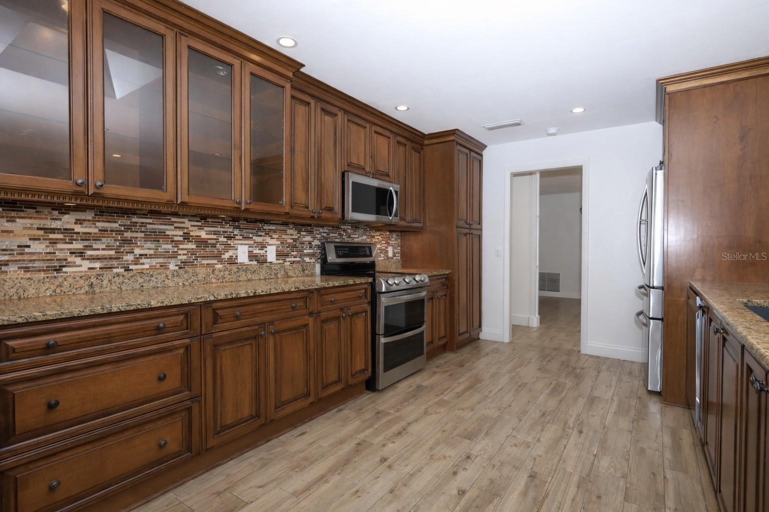 411 VALENCIA CIR, OVIEDO, FL, 32765