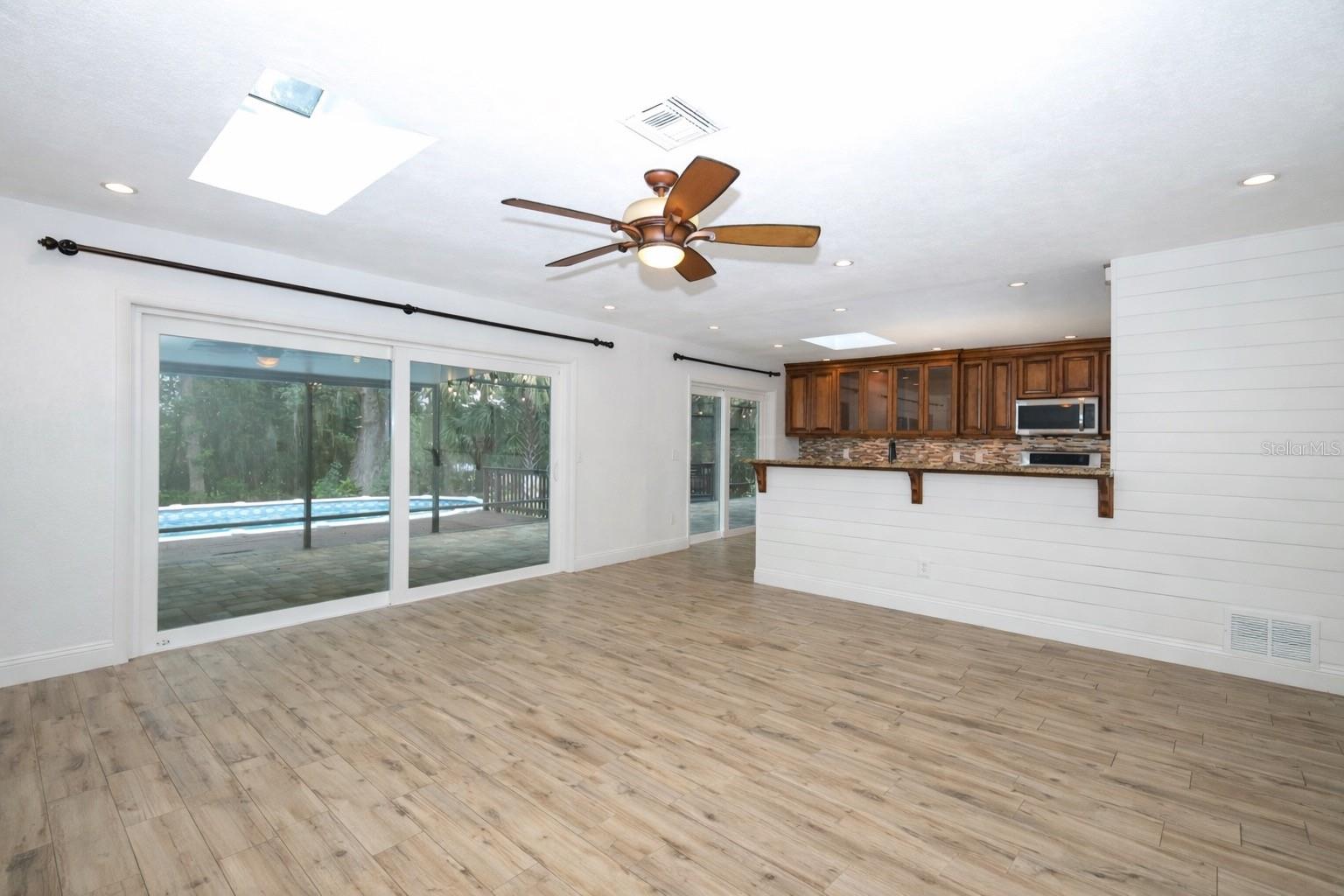 411 VALENCIA CIR, OVIEDO, FL, 32765