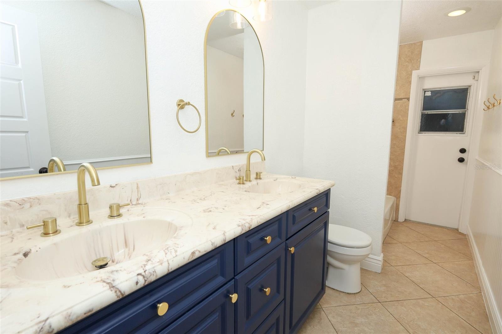 411 VALENCIA CIR, OVIEDO, FL, 32765