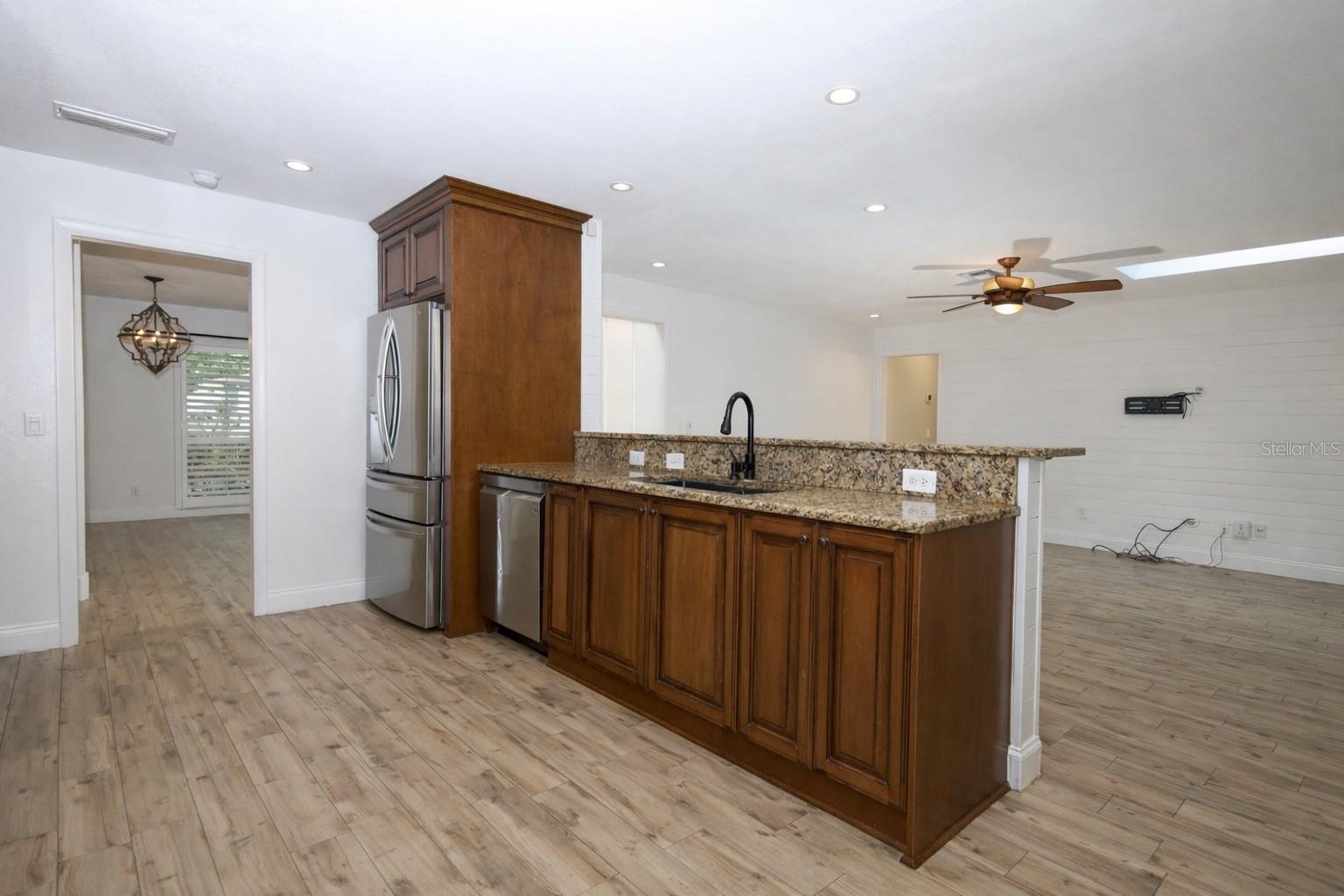 411 VALENCIA CIR, OVIEDO, FL, 32765