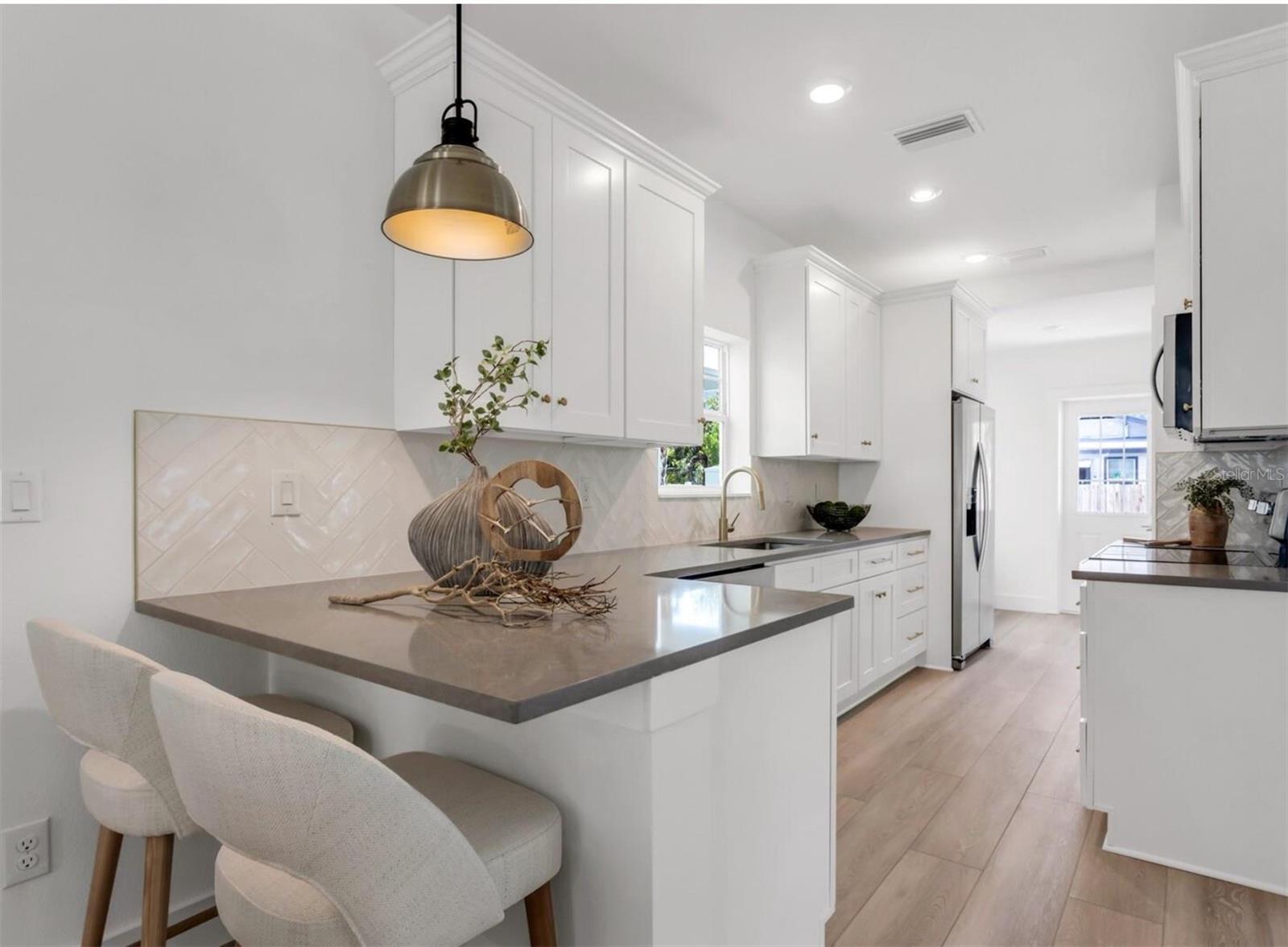 2333 W BEACH ST, TAMPA, FL, 33607