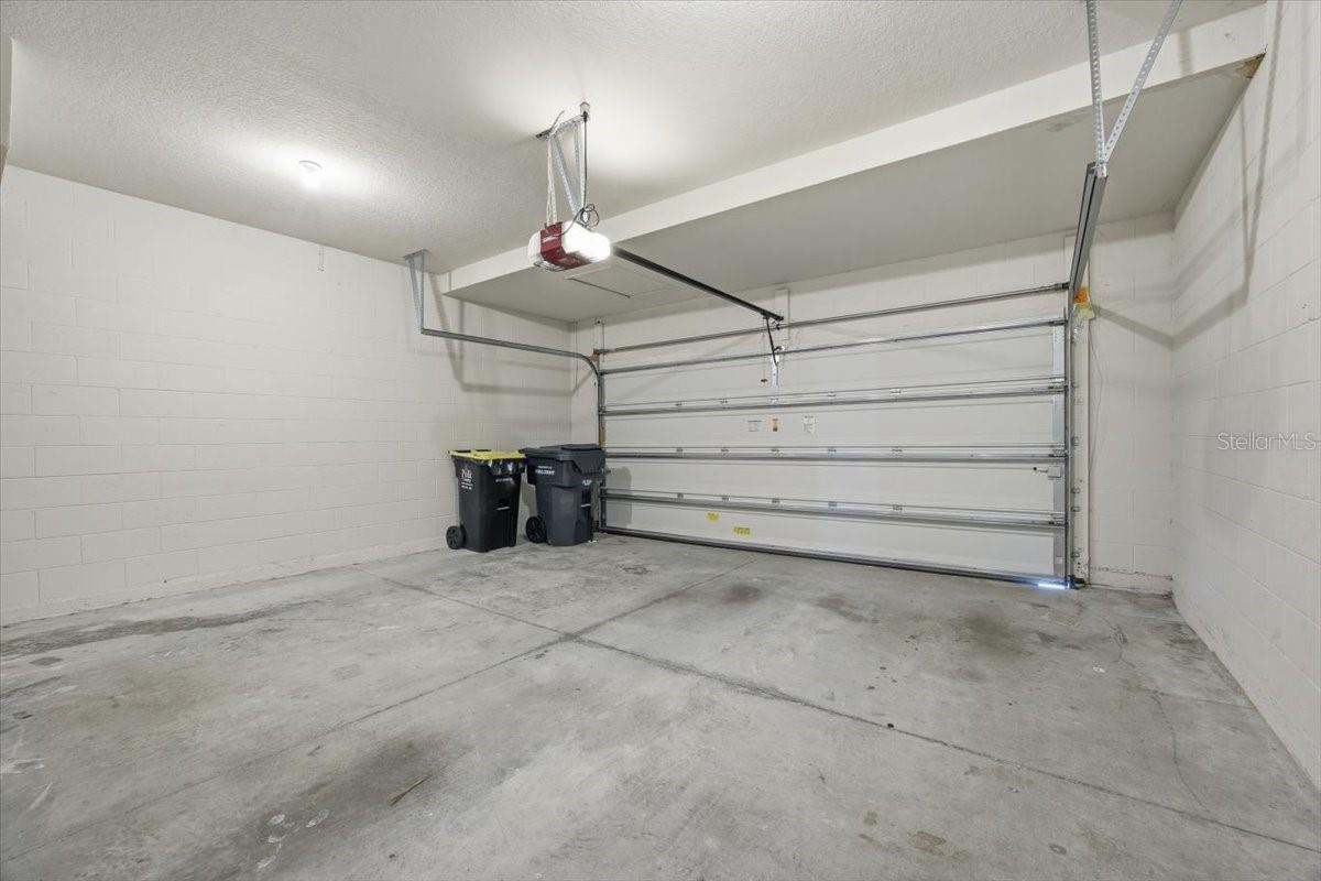 220 WHIRLAWAY DR, DAVENPORT, FL, 33837