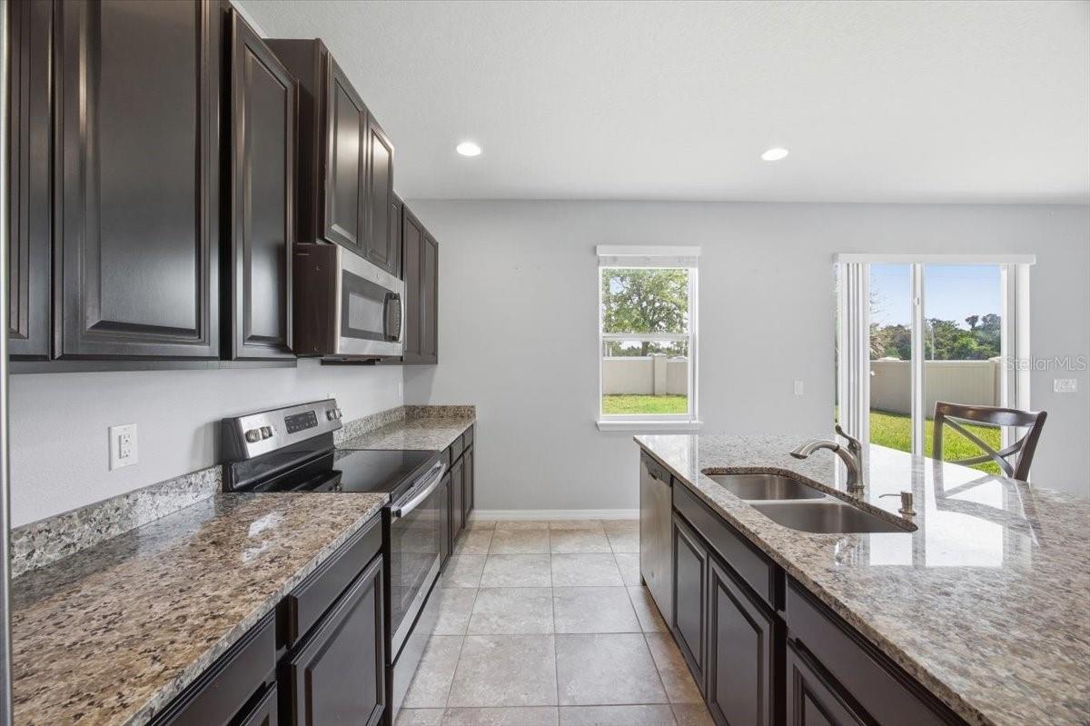 220 WHIRLAWAY DR, DAVENPORT, FL, 33837