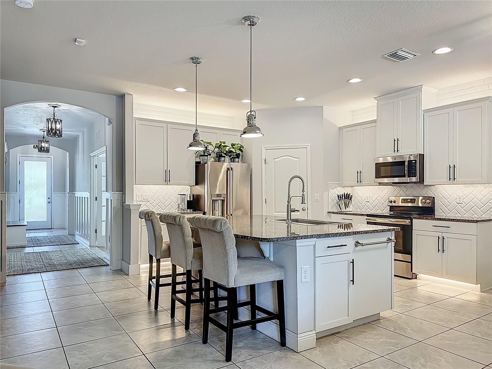 12144 LEDBURY COMMONS DR, GIBSONTON, FL, 33534