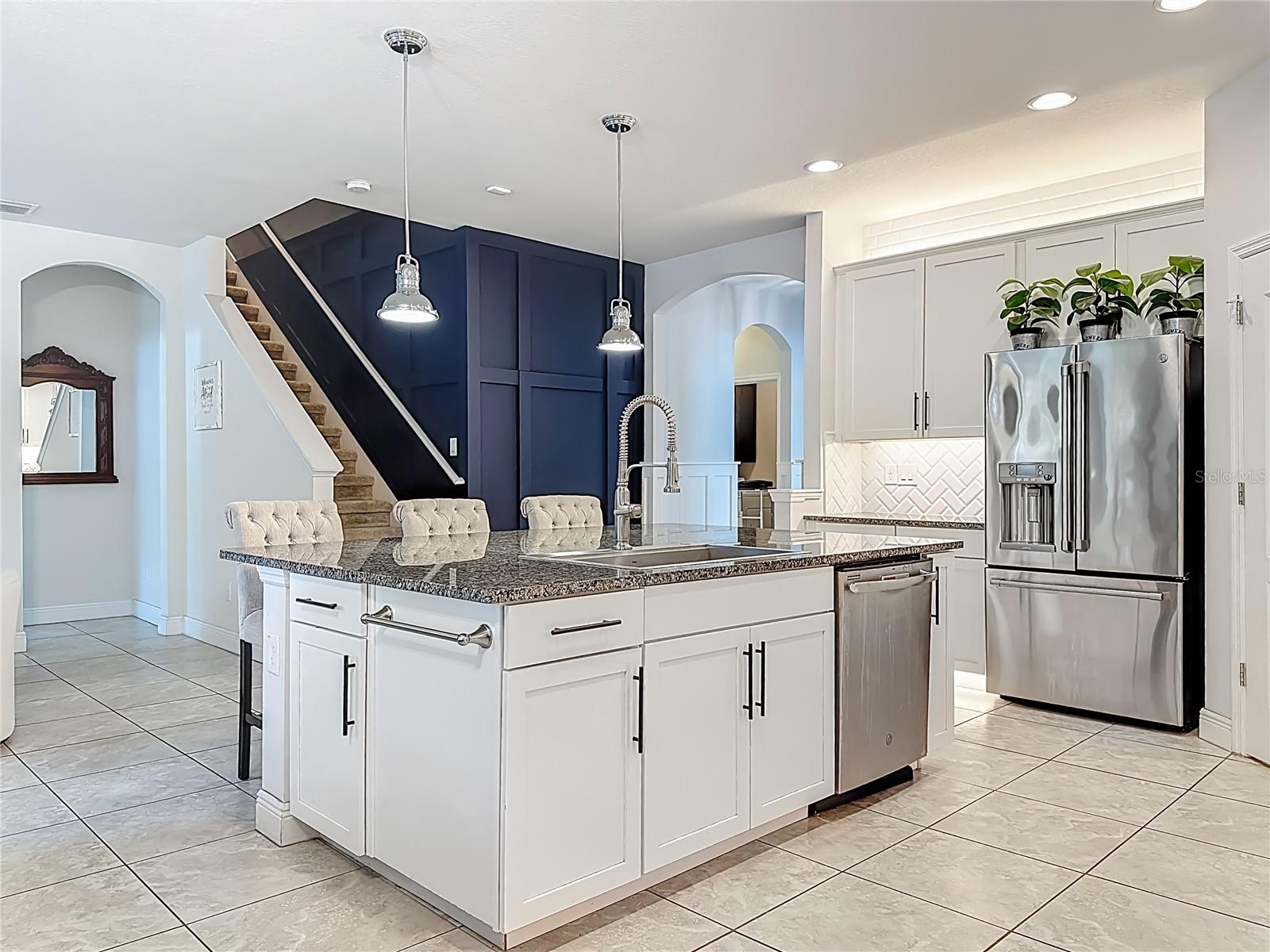 12144 LEDBURY COMMONS DR, GIBSONTON, FL, 33534