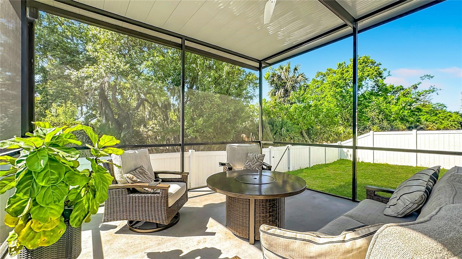 12144 LEDBURY COMMONS DR, GIBSONTON, FL, 33534