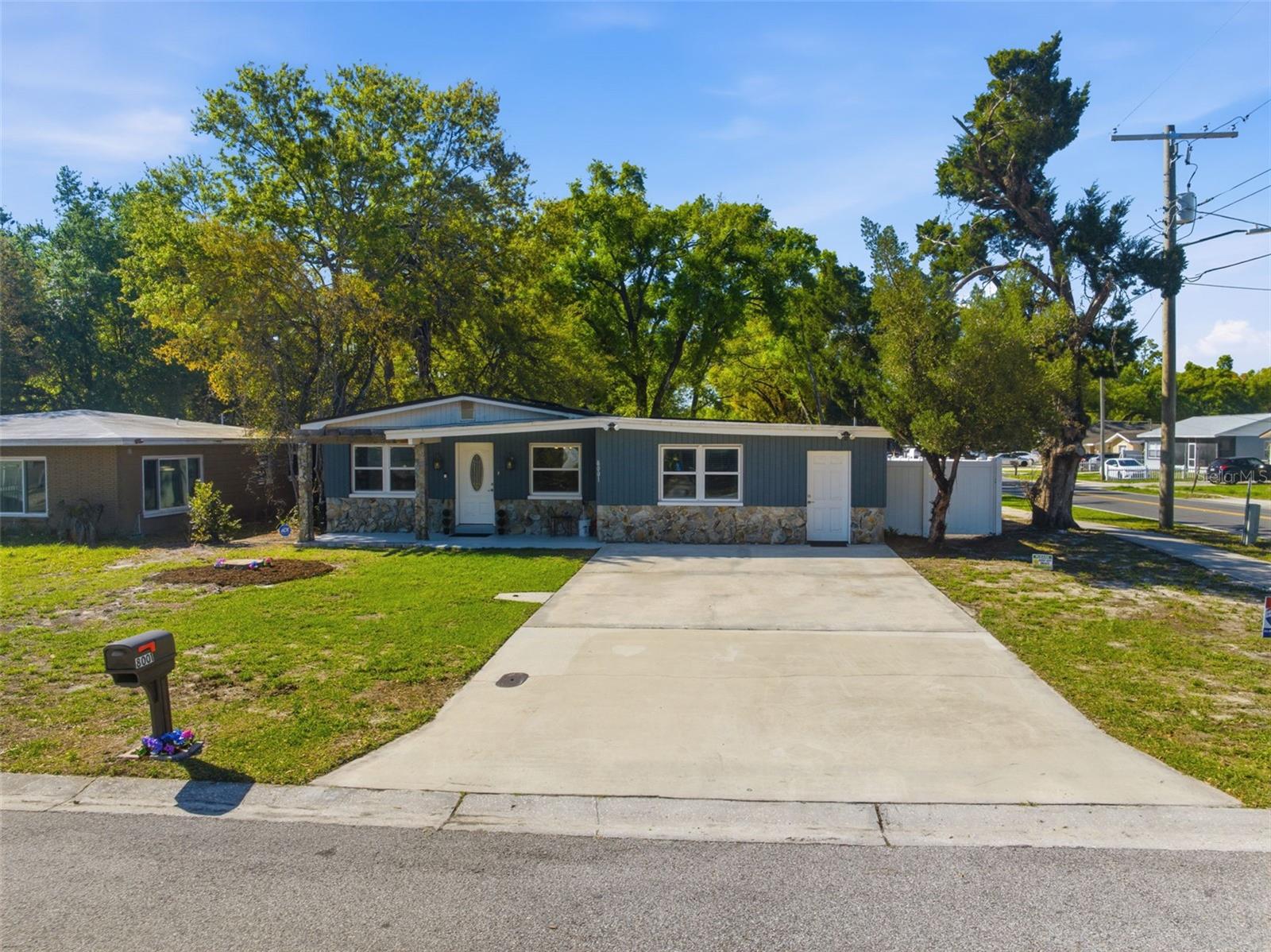 8001 N OLA AVE, TAMPA, FL, 33604