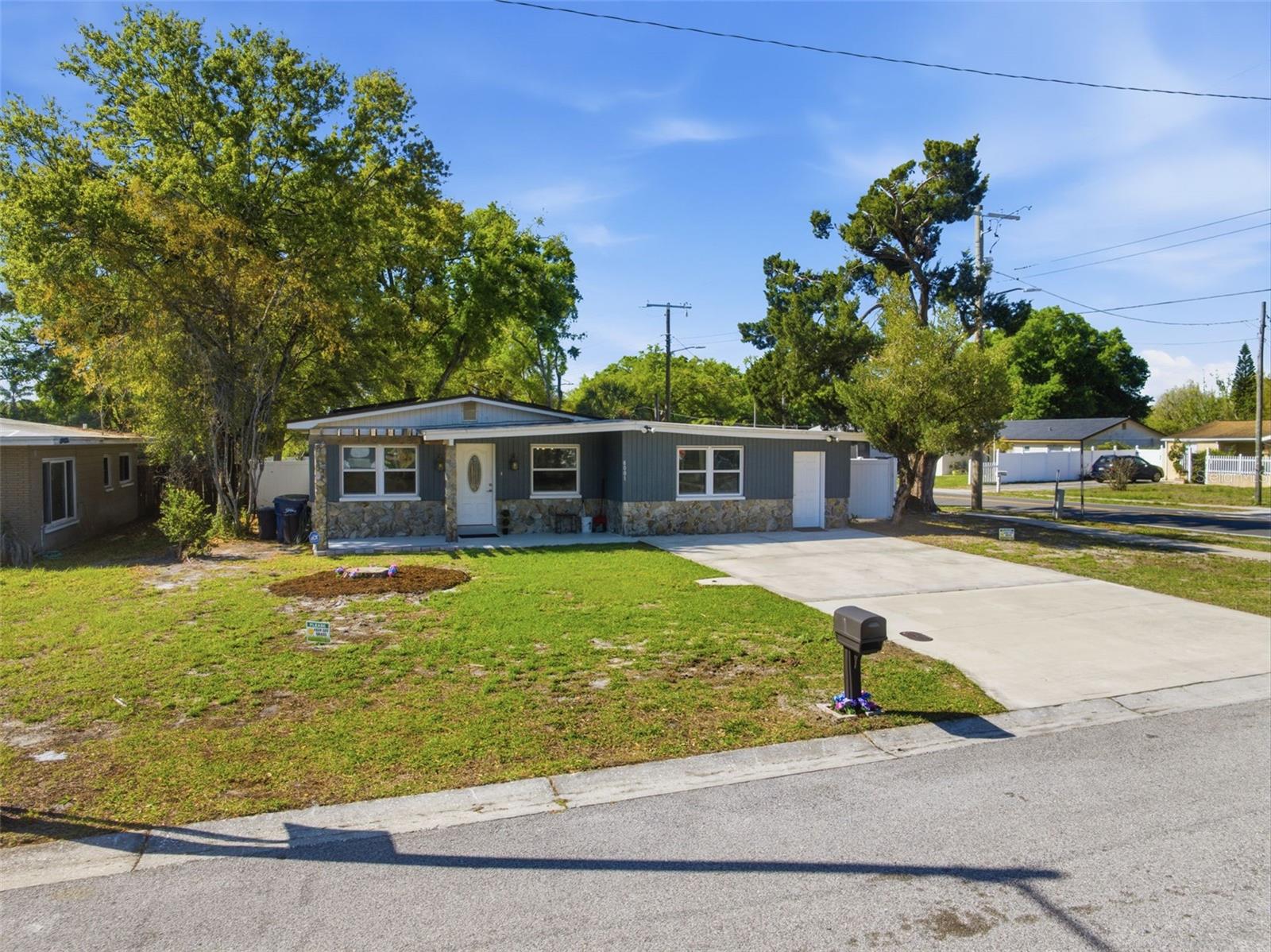 8001 N OLA AVE, TAMPA, FL, 33604