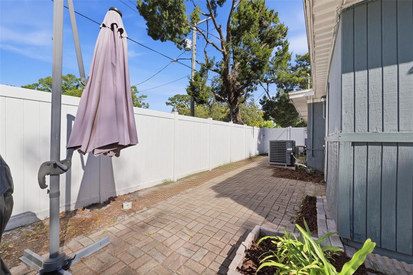 8001 N OLA AVE, TAMPA, FL, 33604