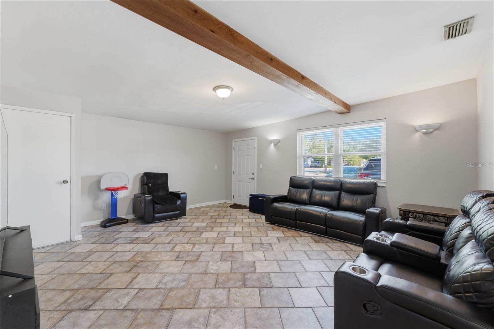 8001 N OLA AVE, TAMPA, FL, 33604