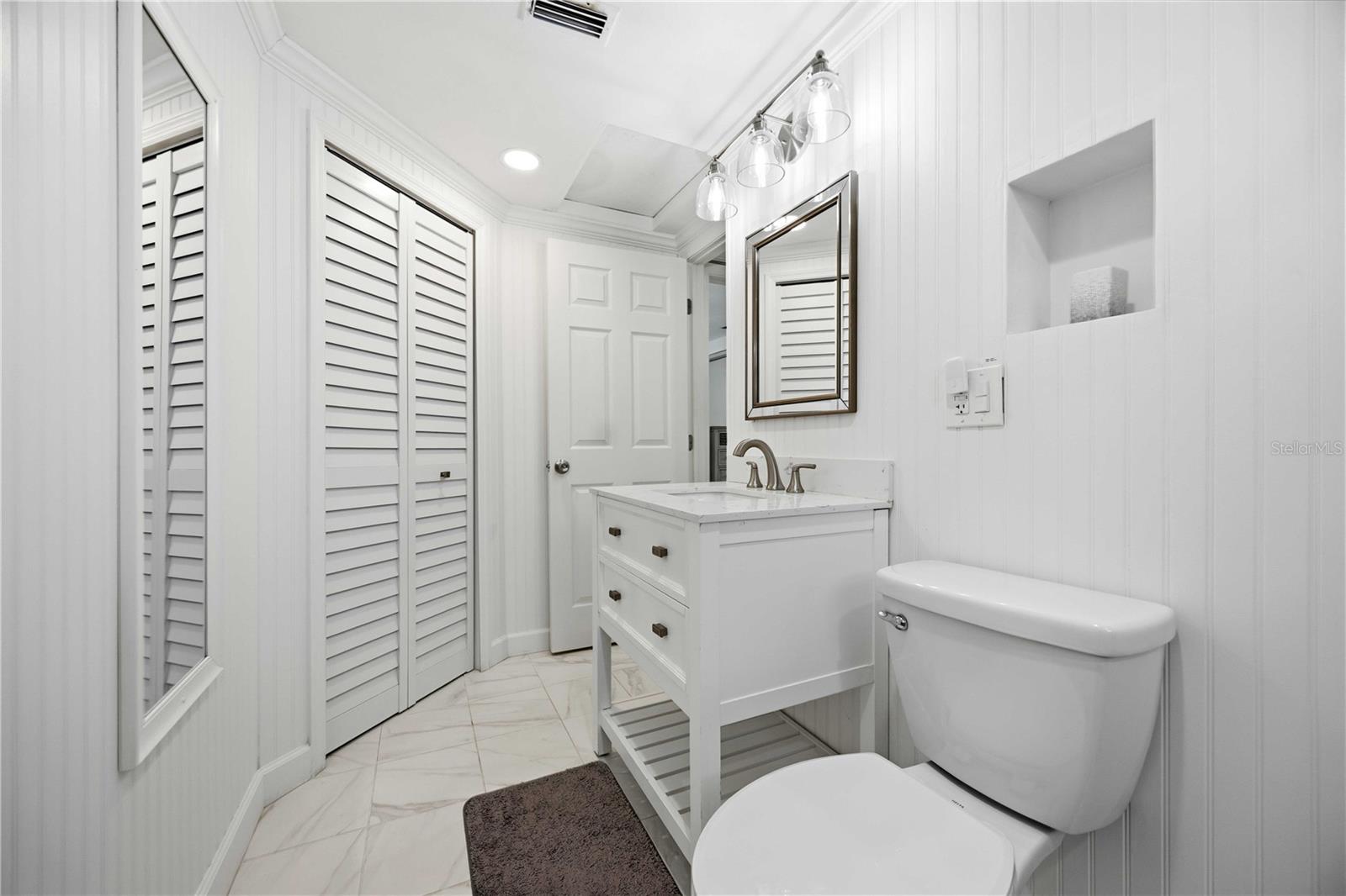 370 E FRAY ST, ENGLEWOOD, FL, 34223