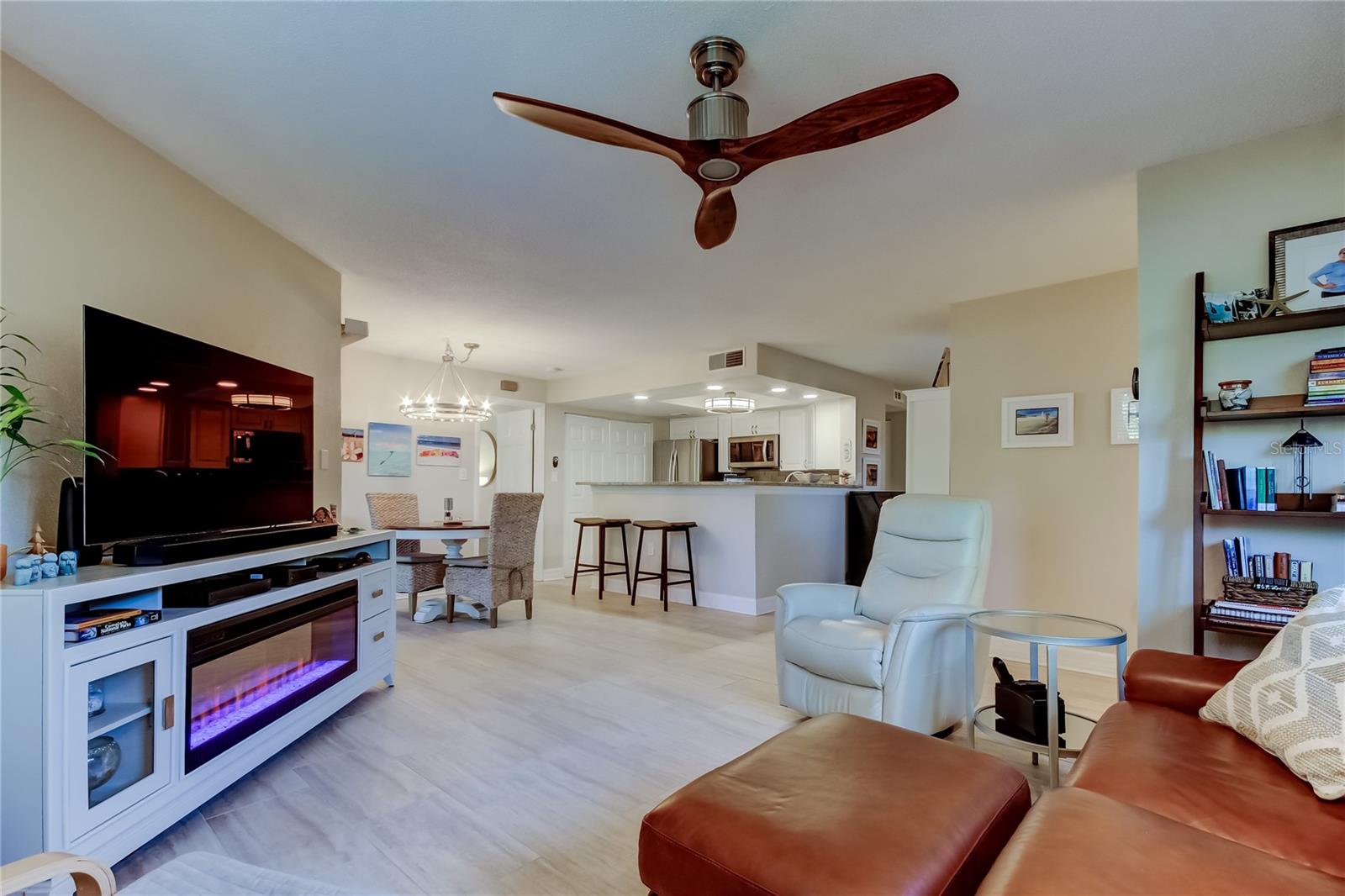 1407 LENNOX RD E #1407, PALM HARBOR, FL, 34683