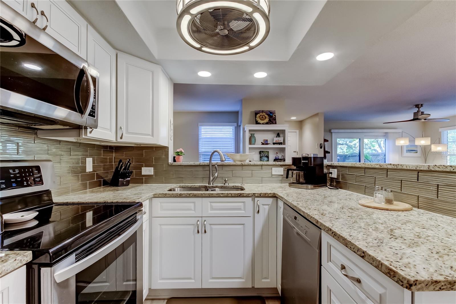 1407 LENNOX RD E #1407, PALM HARBOR, FL, 34683