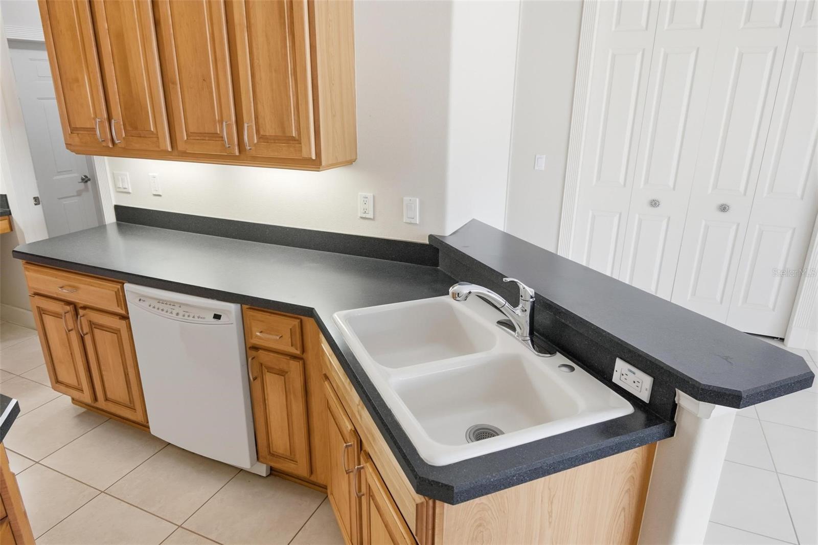 21 EASTLAKE DR, PALM COAST, FL, 32137