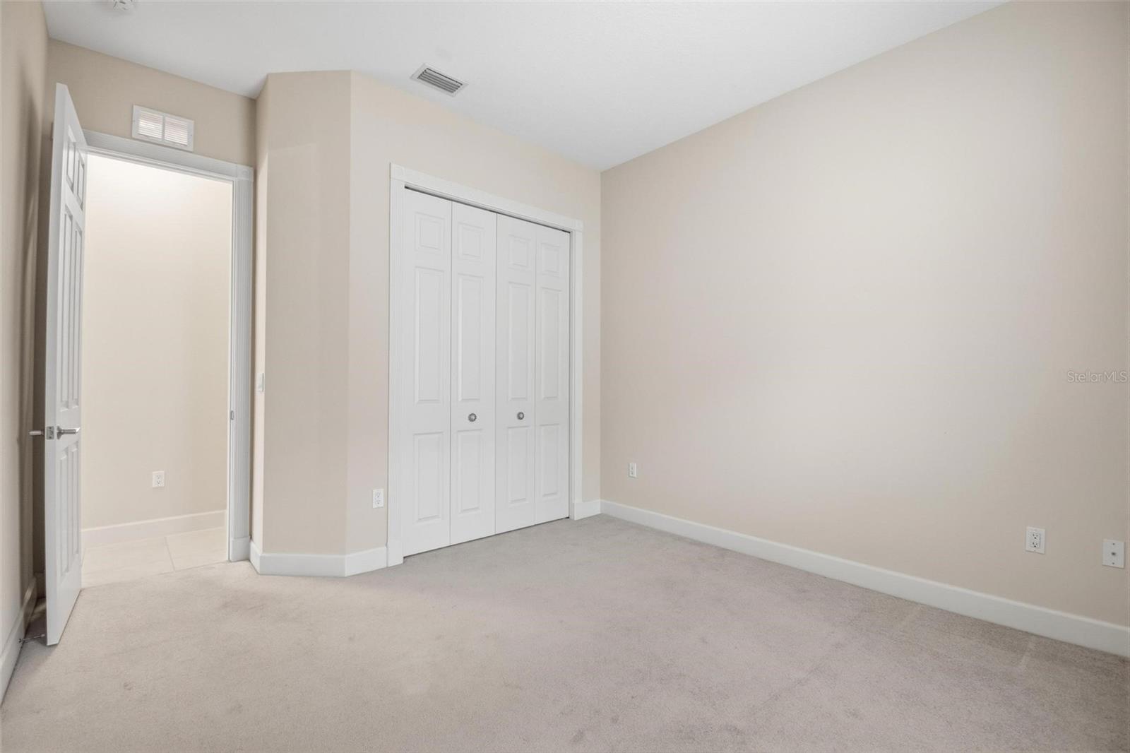21 EASTLAKE DR, PALM COAST, FL, 32137