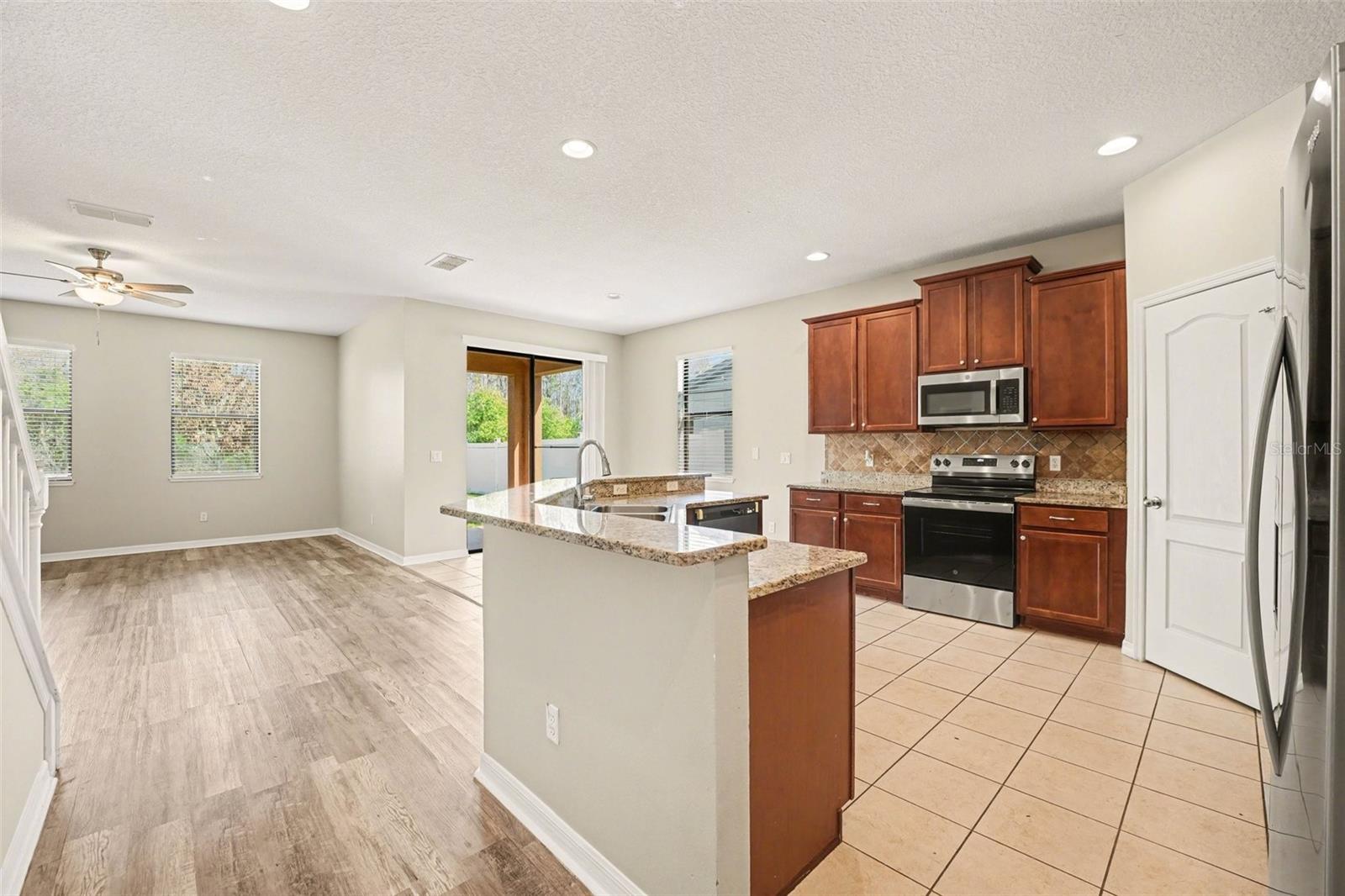 2727 EAGLE CLIFF DR, KISSIMMEE, FL, 34746
