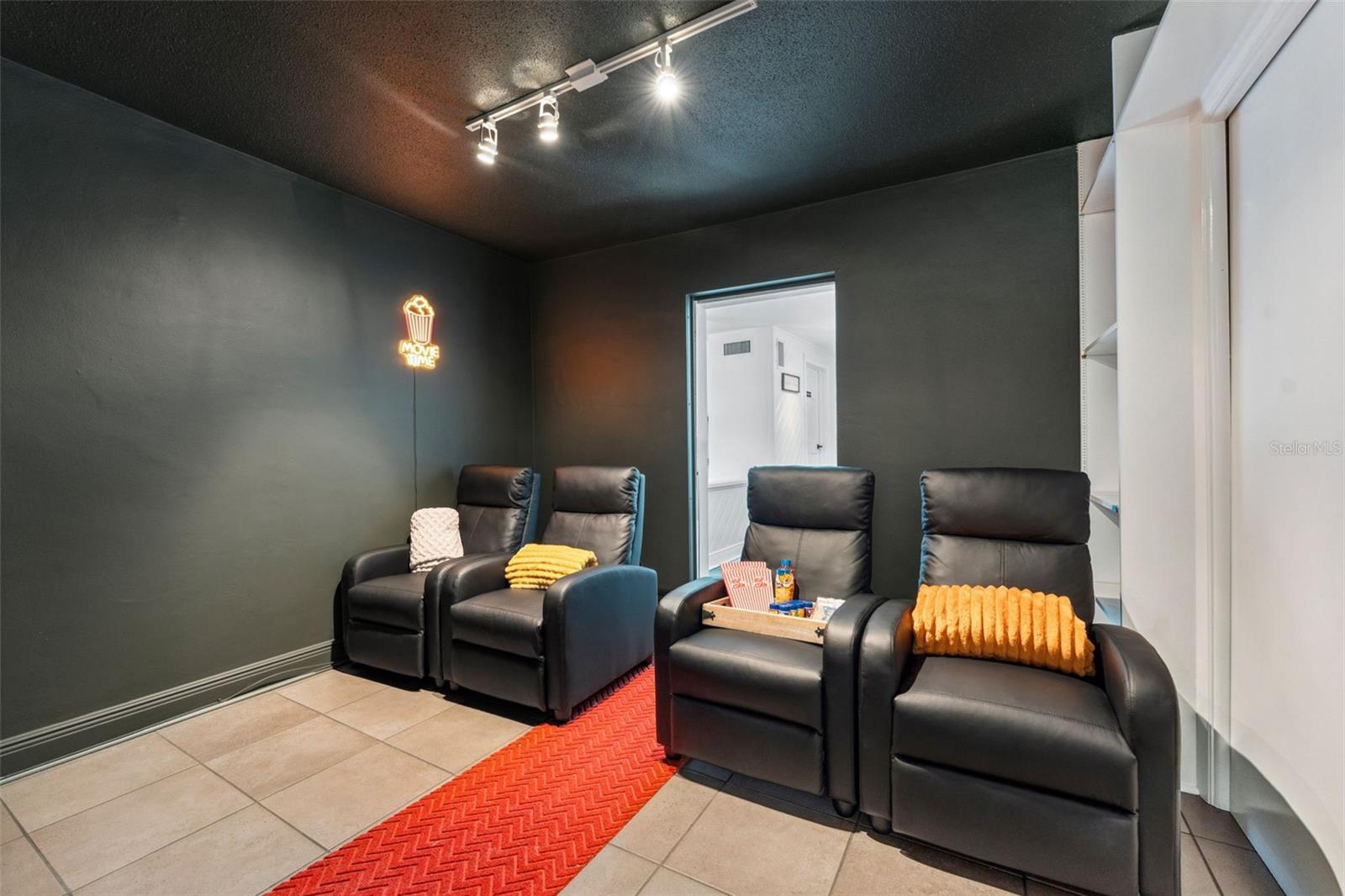 1584 OAK LANE, CLEARWATER, FL, 33764