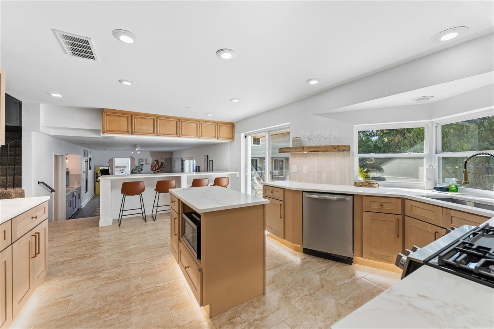 1584 OAK LANE, CLEARWATER, FL, 33764
