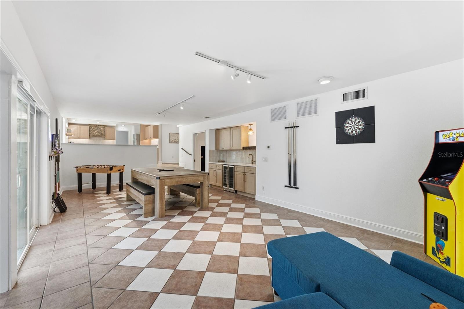 1584 OAK LANE, CLEARWATER, FL, 33764