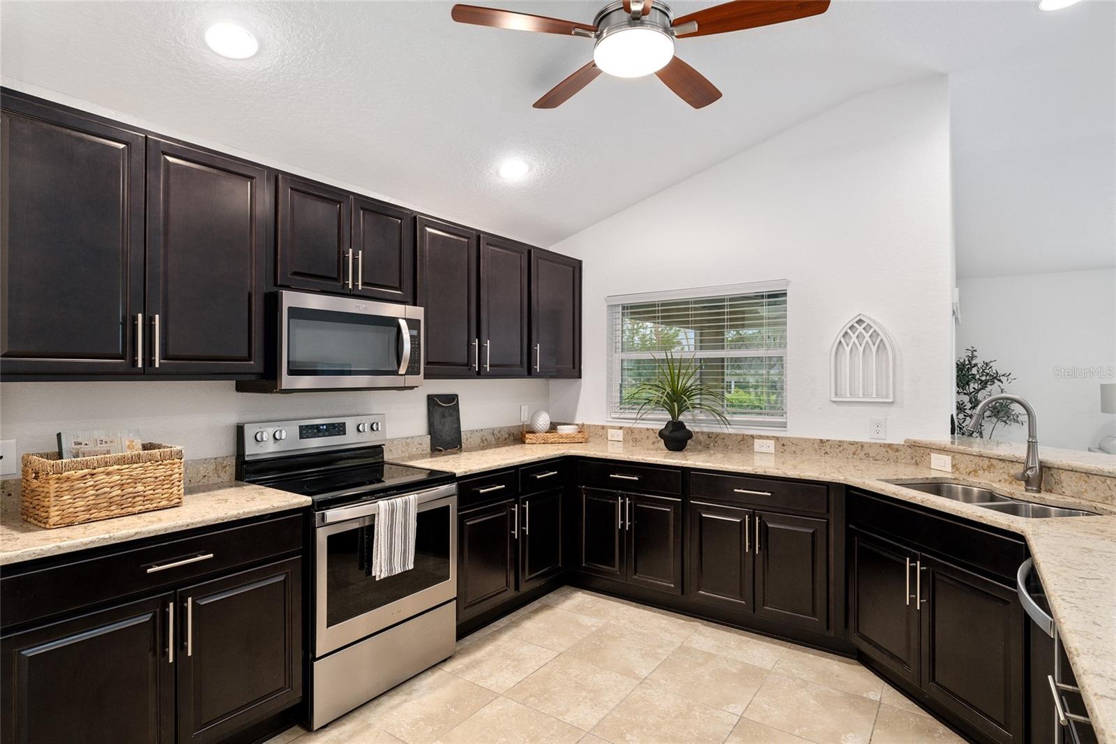 10396 SILVER MAPLE AVE, OXFORD, FL, 34484