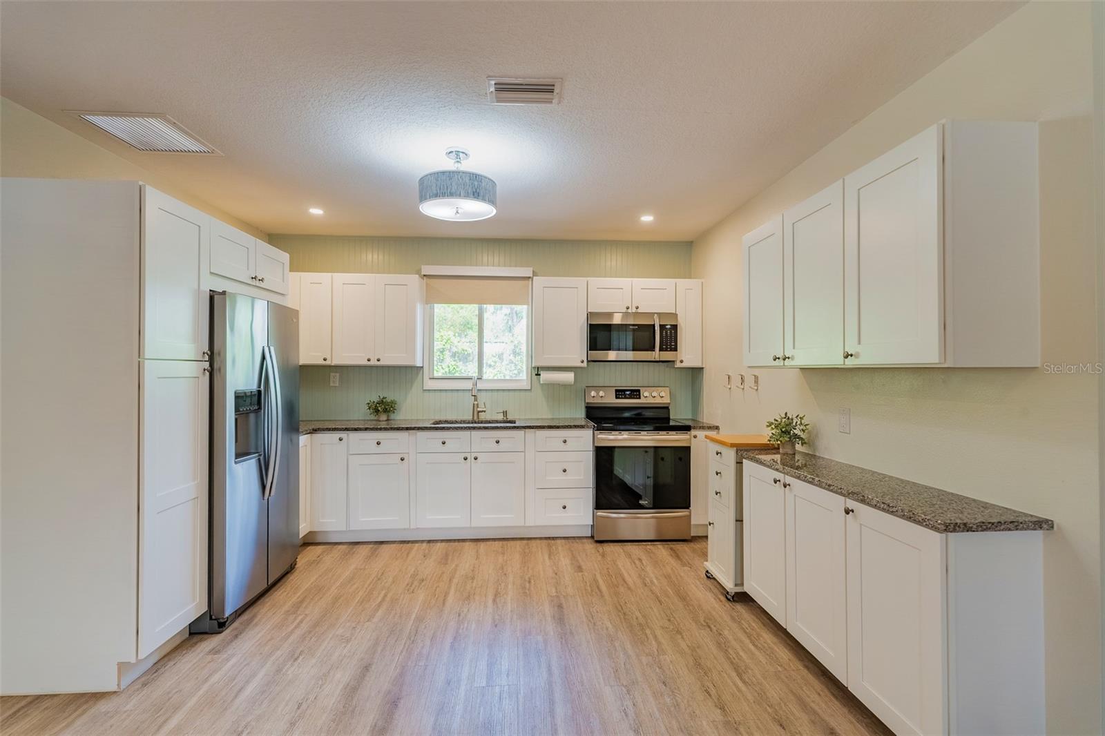 321 W PENNSYLVANIA AVE, DELAND, FL, 32720