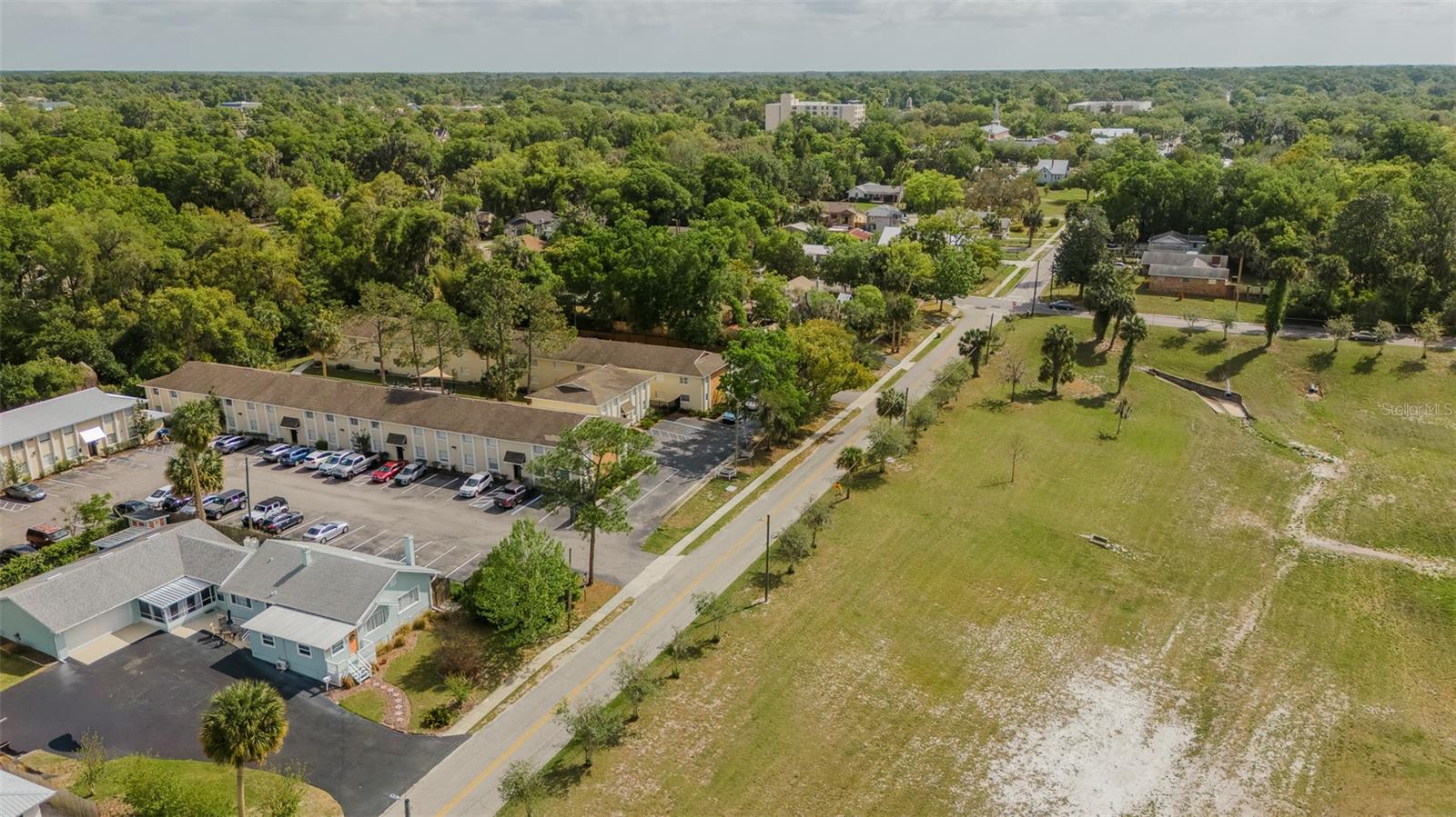 321 W PENNSYLVANIA AVE, DELAND, FL, 32720