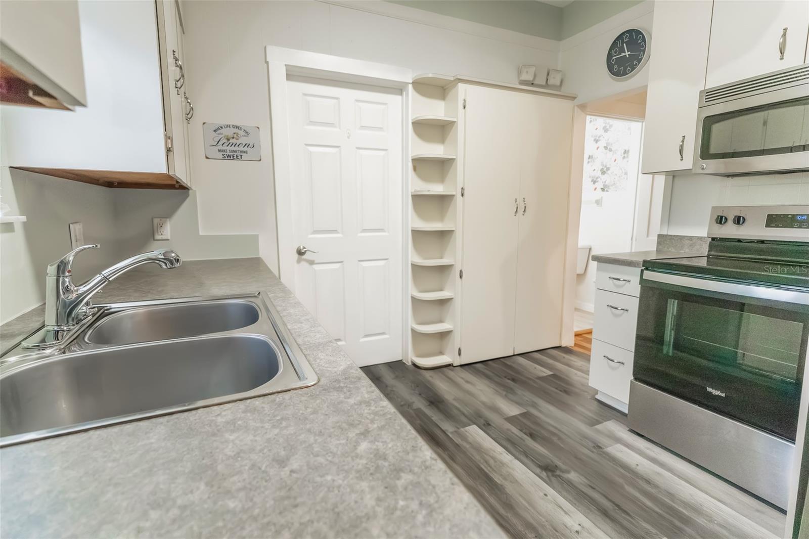 321 W PENNSYLVANIA AVE, DELAND, FL, 32720