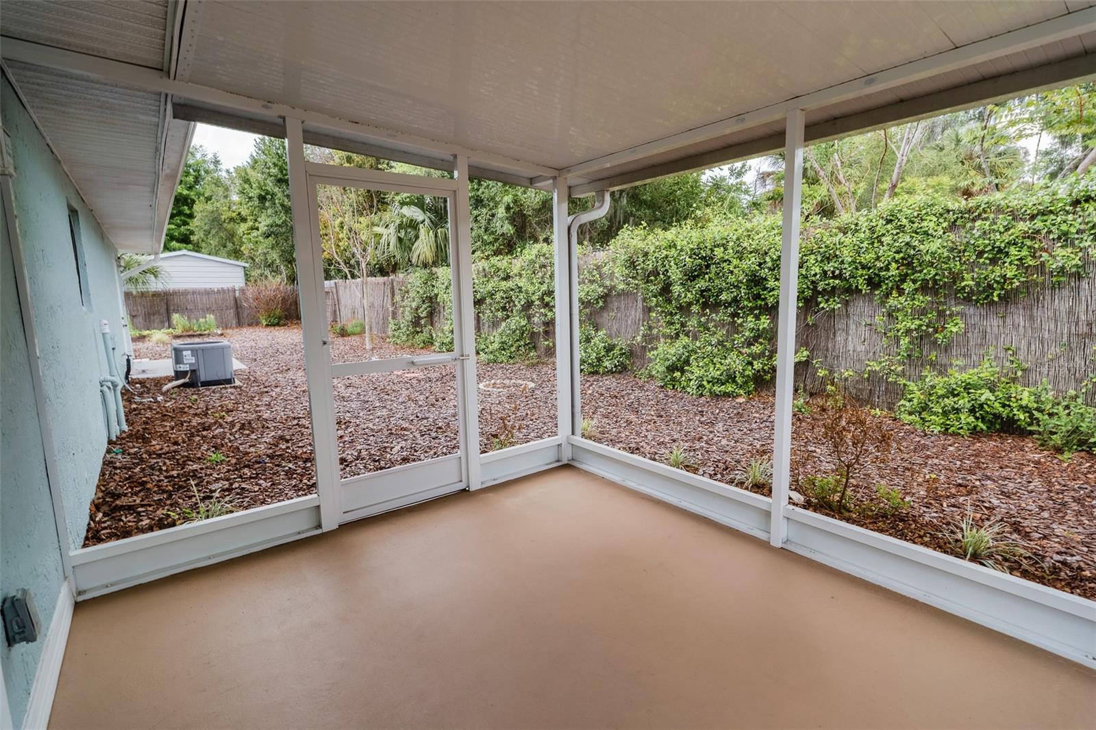 321 W PENNSYLVANIA AVE, DELAND, FL, 32720